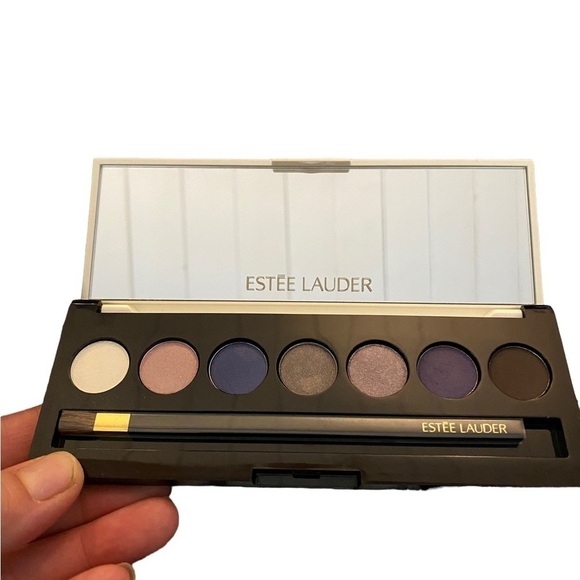 Estee Lauder Other - Estée Lauder new  violets and blue eyeshadow palette
